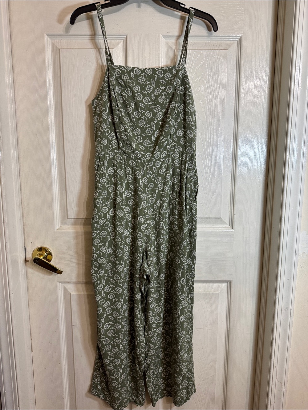 Old Navy Olive Green Floral Wide-Leg Jumpsuit Smocked Back Sz Medium